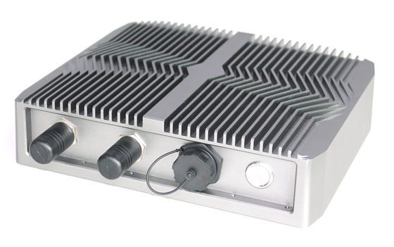 PC de sobremesa industrial de I3 I5 I7 RS232 4 USB, ordenador industrial Fanless del grado IP67